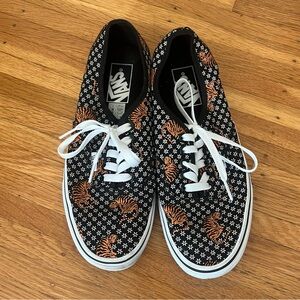 Rare year of the tiger 🐅 print Authentic Vans Sneakers size 8 (W)